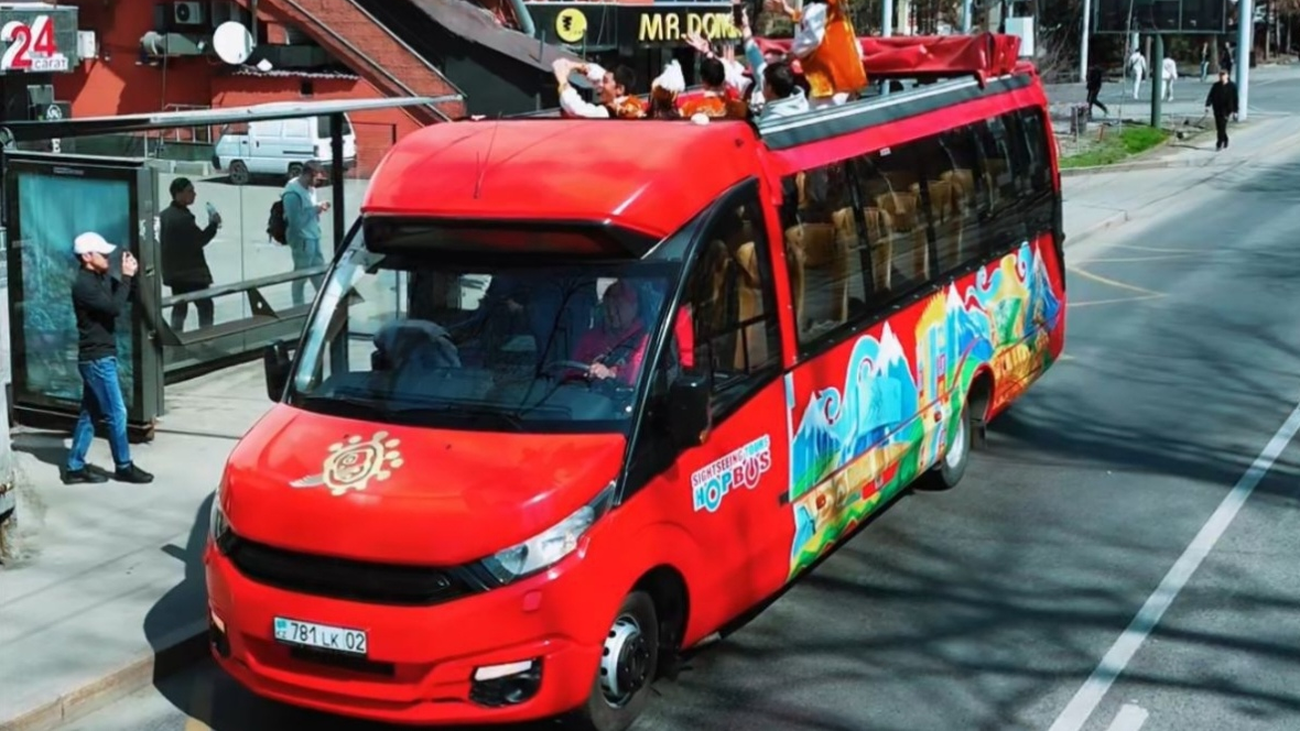 Праздник на колесах: в Алматы прошла уникальная акция к Наурызу