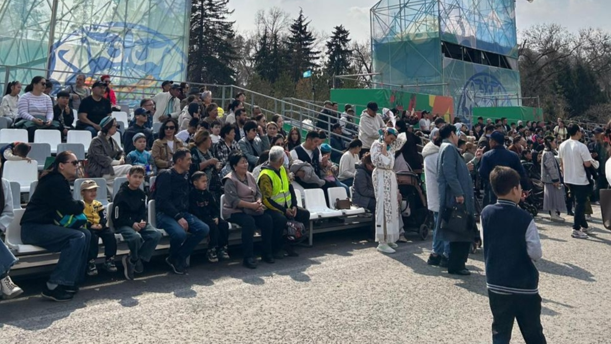 В Алматы на площади Астана проходят праздничные мероприятия, посвященные Наурызу