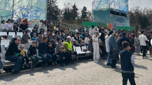 В Алматы на площади Астана проходят праздничные мероприятия, посвященные Наурызу