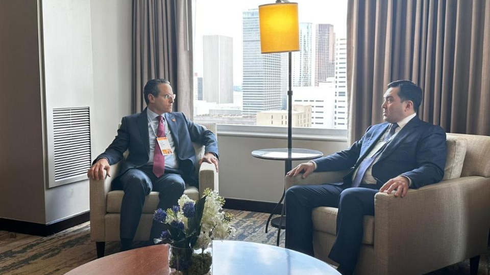 Казахстан обсудил с Shell добычу на ключевых месторождениях