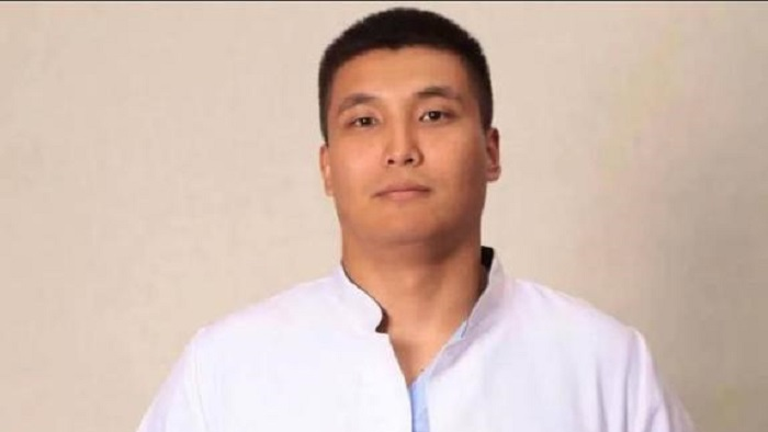 Врач из ЗКО оказал помощь роженице на борту самолета рейса Астана-Уральск