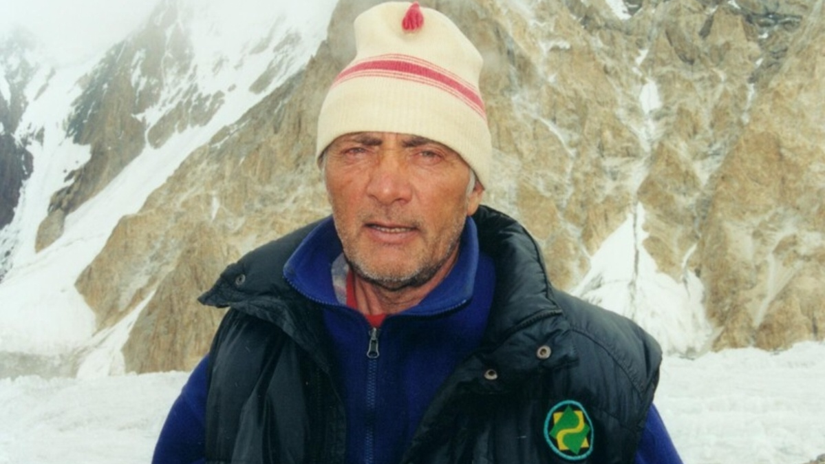 Глава государства присвоил звание «Қазақстанның Еңбек Ері» альпинисту Ерванду Ильинскому