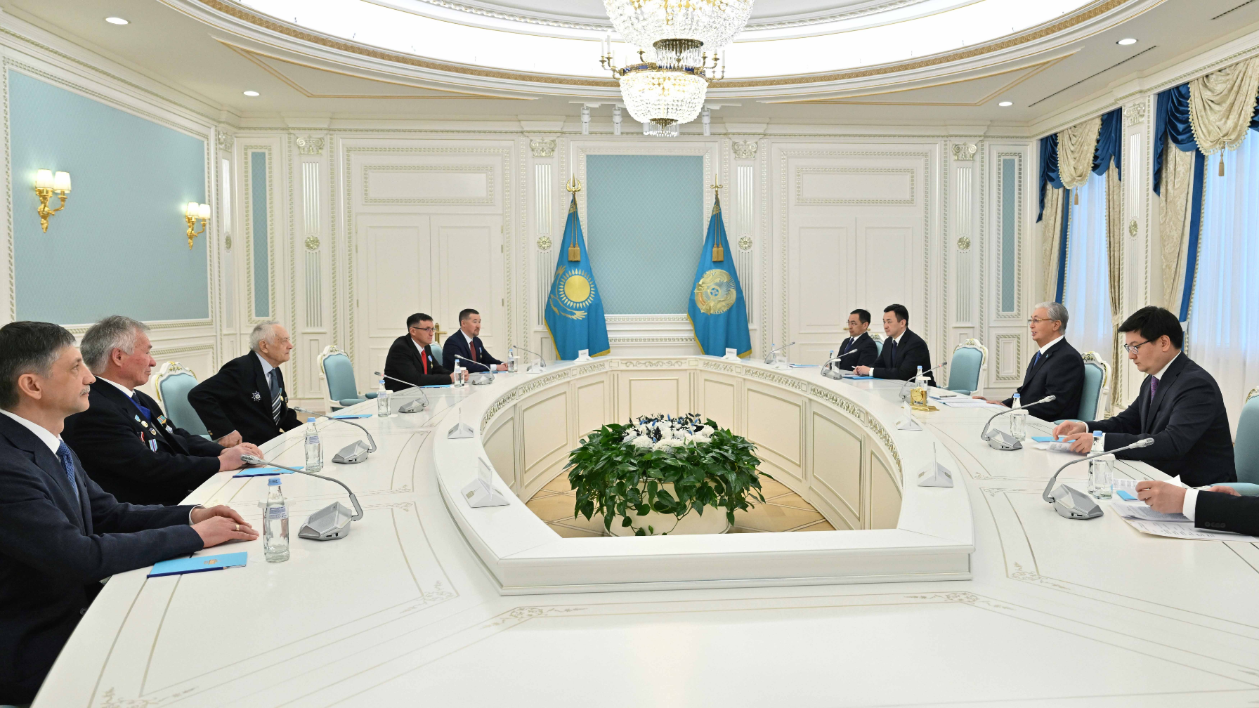 Президент: «Альпинизм и горный туризм – это школа жизни, которая рождает лидеров, воспитывает чувство ответственности за окружающий мир»