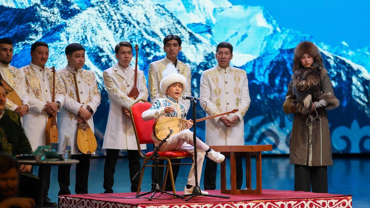 Республиканский командный айтыс «Алтайым – алтын бесігім» состоялся в ВКО  