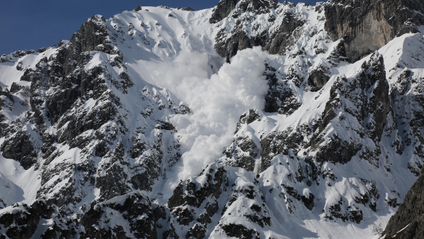 МЧС РК предупреждает о лавинной опасности в горных районах страны