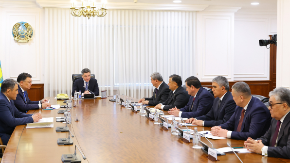 Олжас Бектенов провел встречу с членами правления Международного фонда спасения Арала