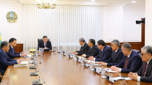 Олжас Бектенов провел встречу с членами правления Международного фонда спасения Арала