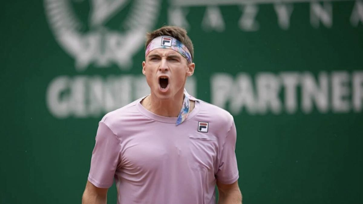 Казахстанcкий теннисист Скатов уверенно пробился в основу турнира ATP 250