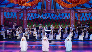 Около тысячи человек посетили торжественное открытие Перекрестного года культуры Казахстана и Китая в Пекине