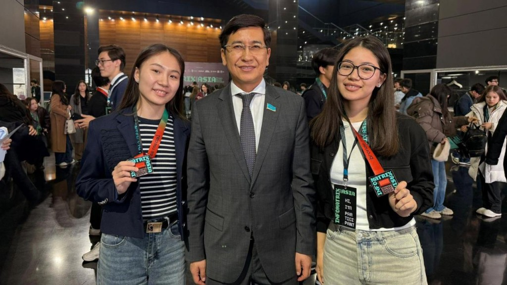 Проекты будущего: карагандинские школьники победили на международной олимпиаде Infomatrix