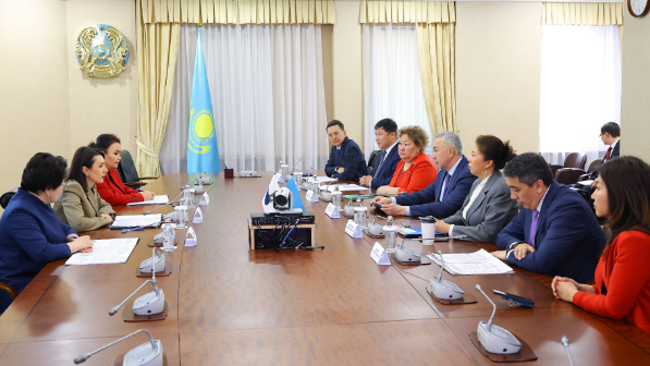 Серик Жумангарин обсудил с ЕЭК развитие кооперационных проектов
