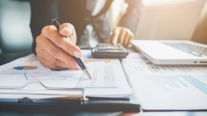 Стал известен размер средней заработной платы в Казахстане