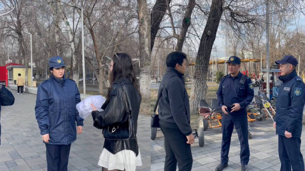 В Казахстане ввели запрет на одежду, скрывающую лицо в общественных местах