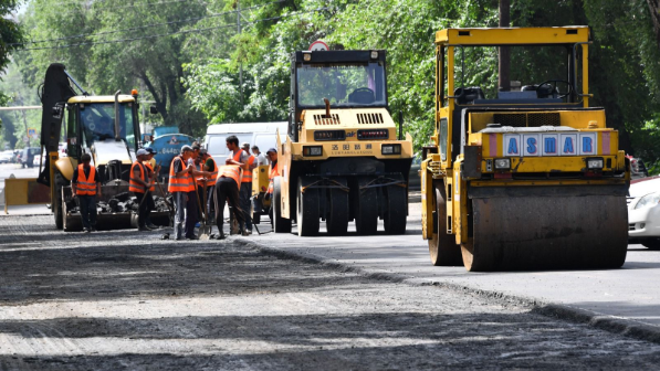 В Казахстане начался дорожно-строительный сезон