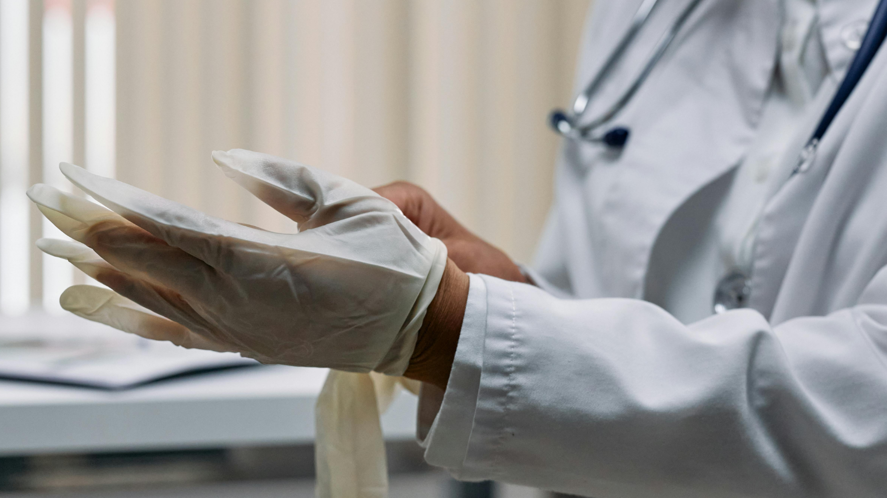 Врачи Алматы выходили новорожденную после 56 дней борьбы за жизнь