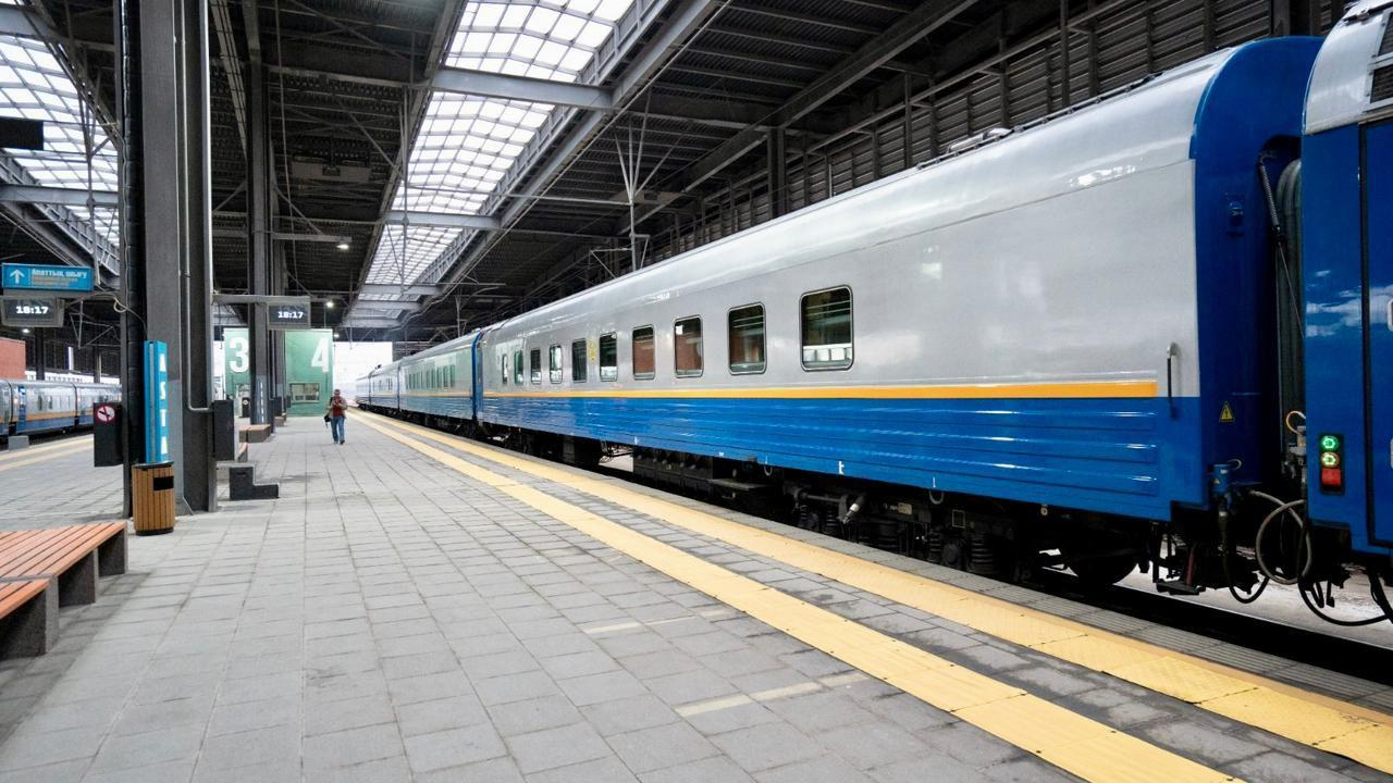 Обновлены пассажирские вагоны поезда Астана – Омск