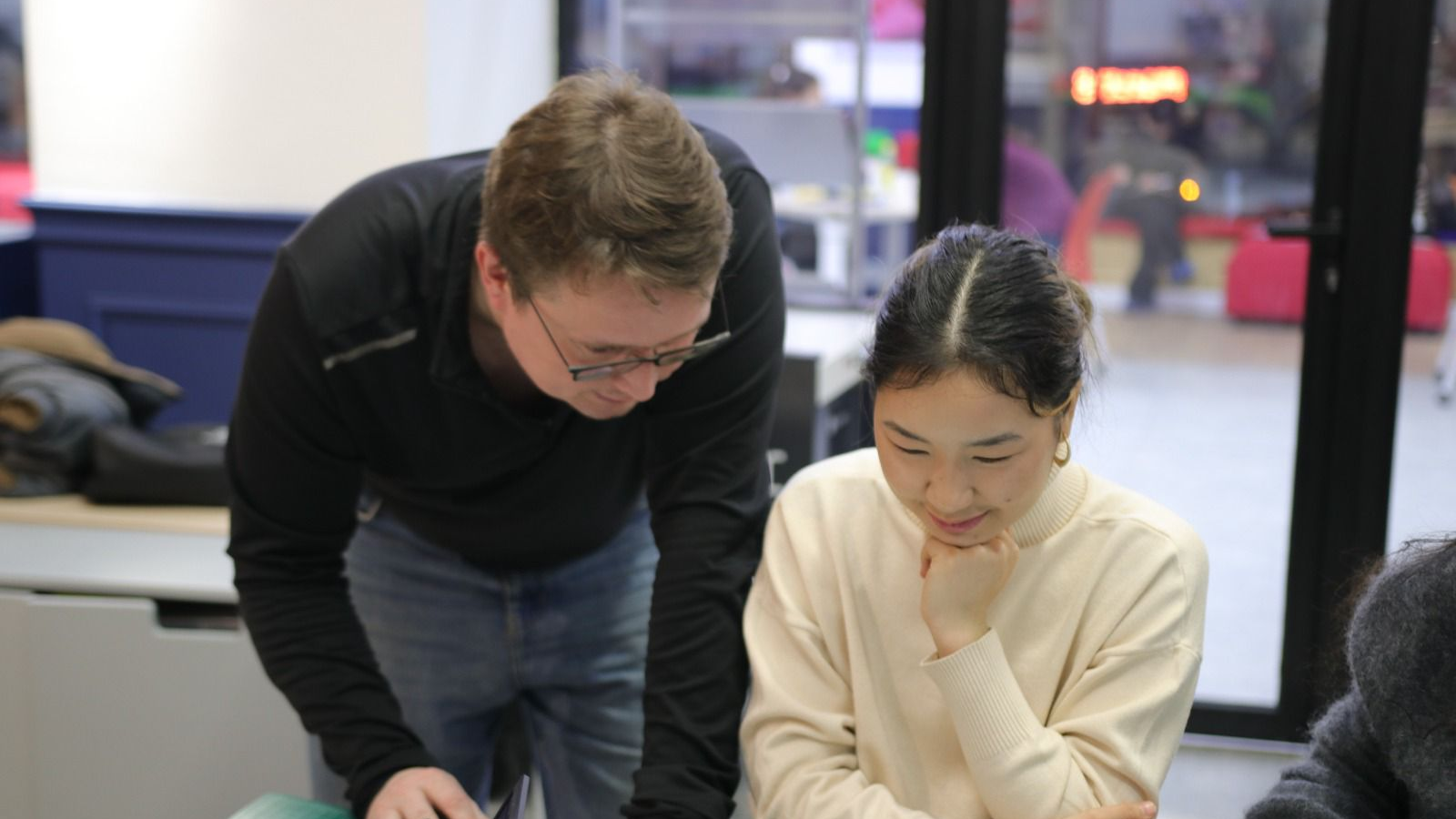 Новый поток AI Engineering стартует в Алматы: школьники будут создавать проекты с искусственным интеллектом