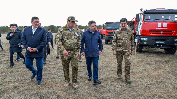 Олжас Бектенов проверил готовность системы раннего обнаружения лесных пожаров и оснащенность «Семей орманы»