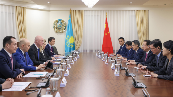 Роман Скляр встретился с заместителем секретаря парткома города Шанхай Гун