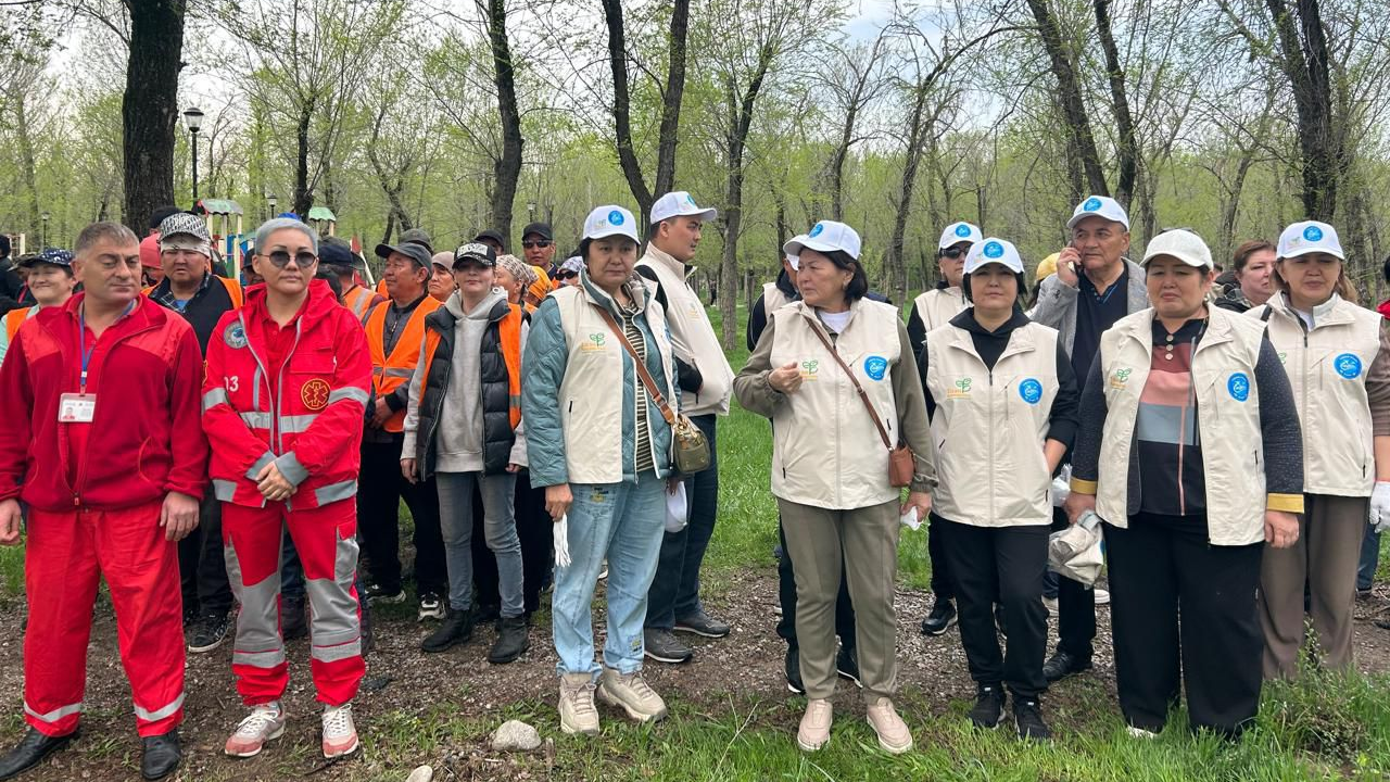Свыше 2 тыс. жителей приняли участие в субботнике в Турксибском районе Алматы