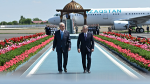 Токаев прибыл с рабочим визитом в Узбекистан