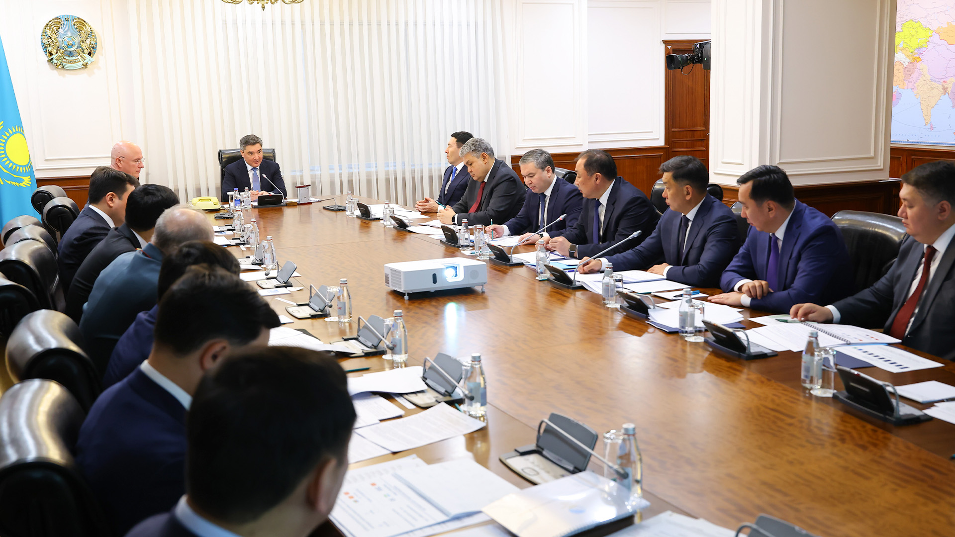 Олжас Бектенов провел совещание по исполнению поручений Президента в области транзитно-транспортного развития