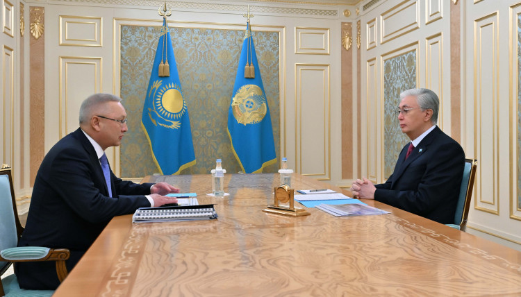 Глава государства принял акима области Жетысу Бейбита Исабаева