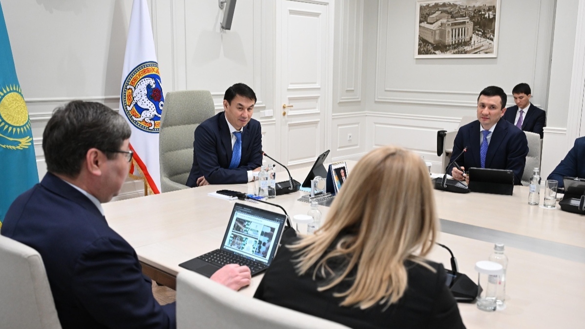Аким Алматы провел совещание по вопросам развития коммунальных ярмарок
