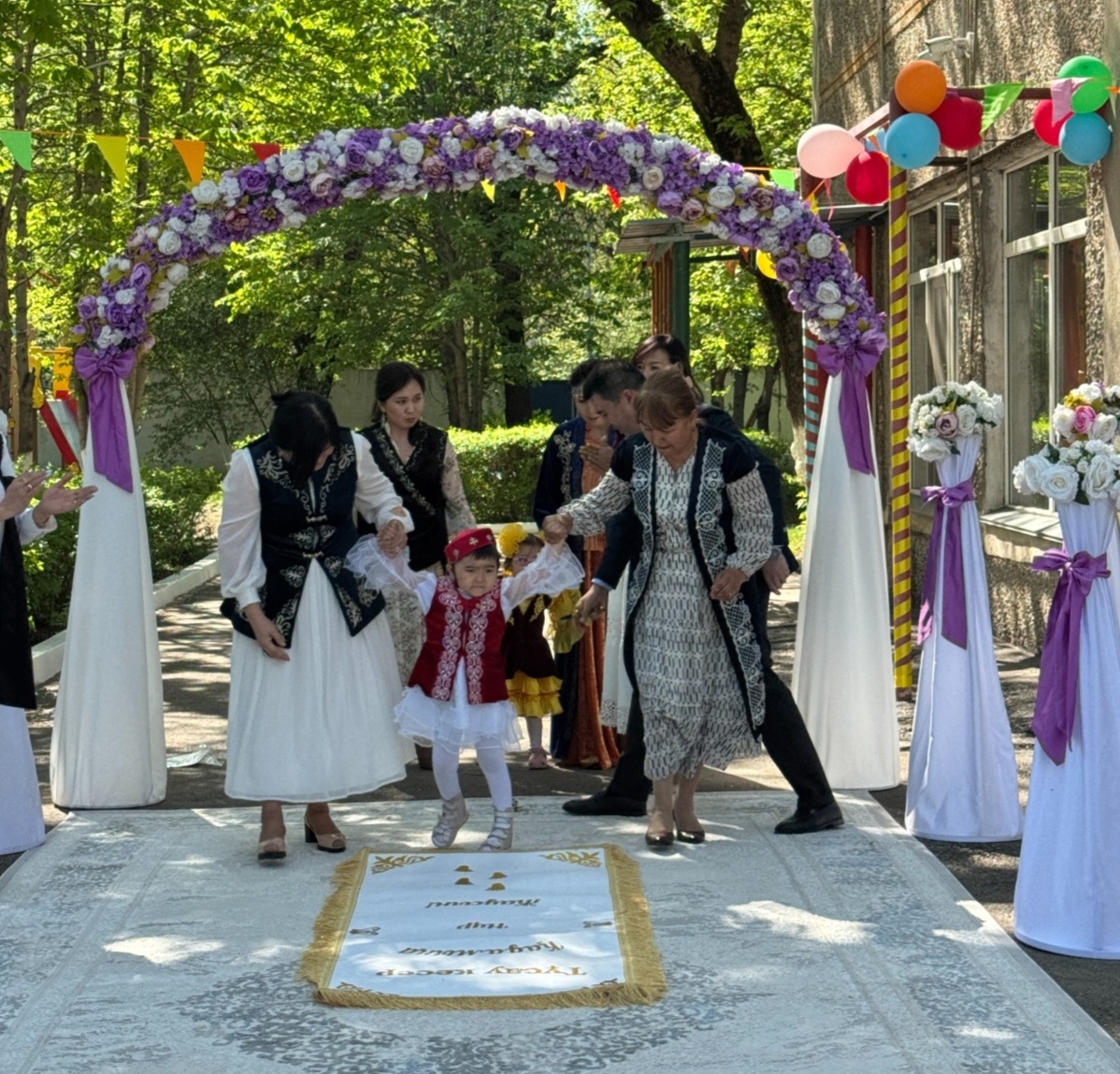 Истории двух девочек, которых поставили на ноги в Алматы