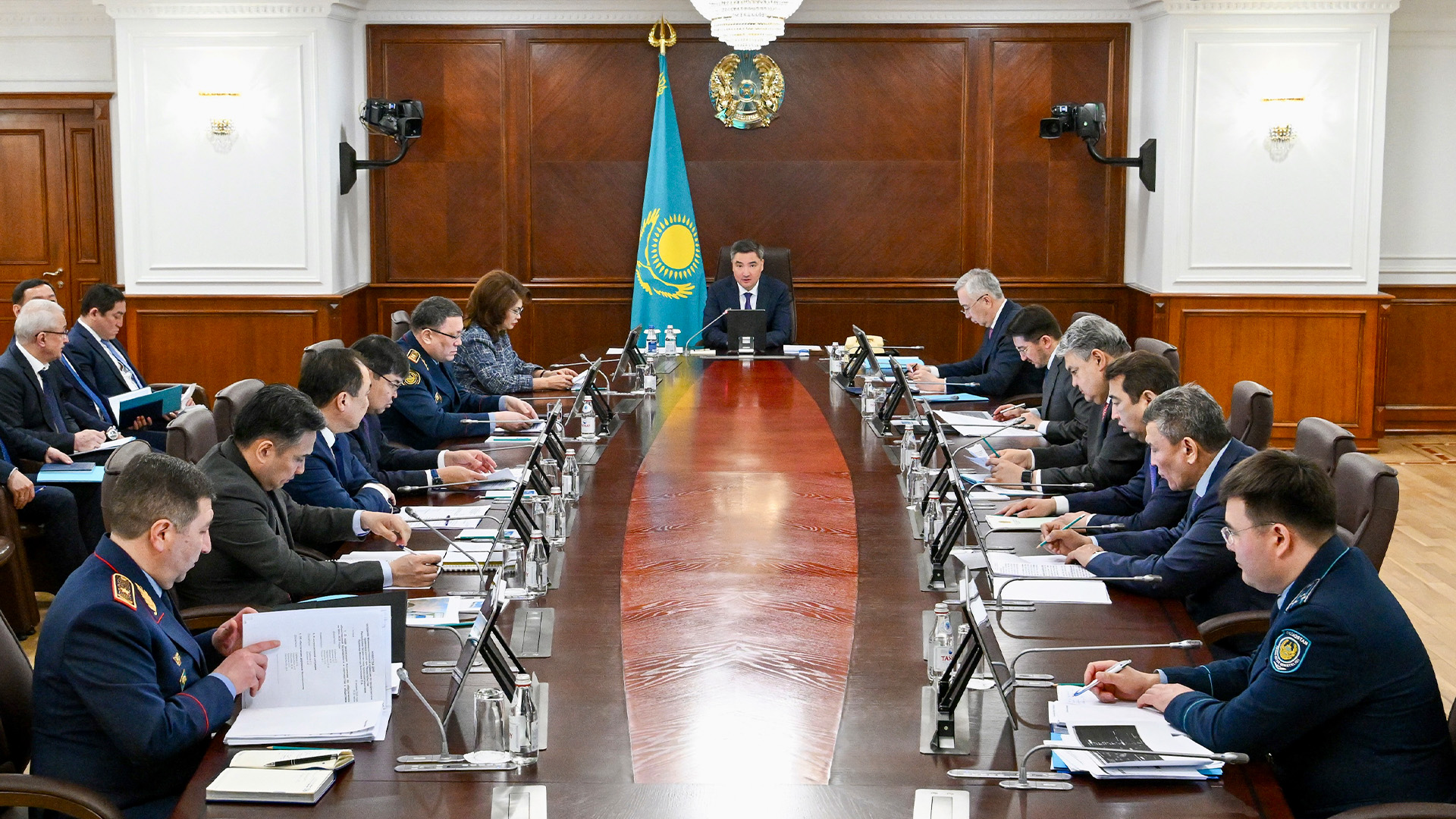 В Правительстве обсудили реализацию принципа «Закон и Порядок» в новой Конституции