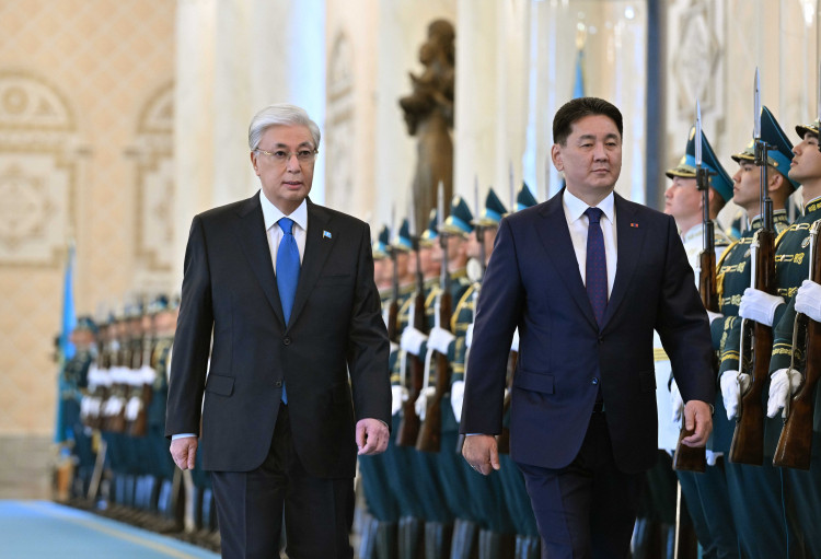 Президенты Казахстана и Монголии провели переговоры в узком составе 
