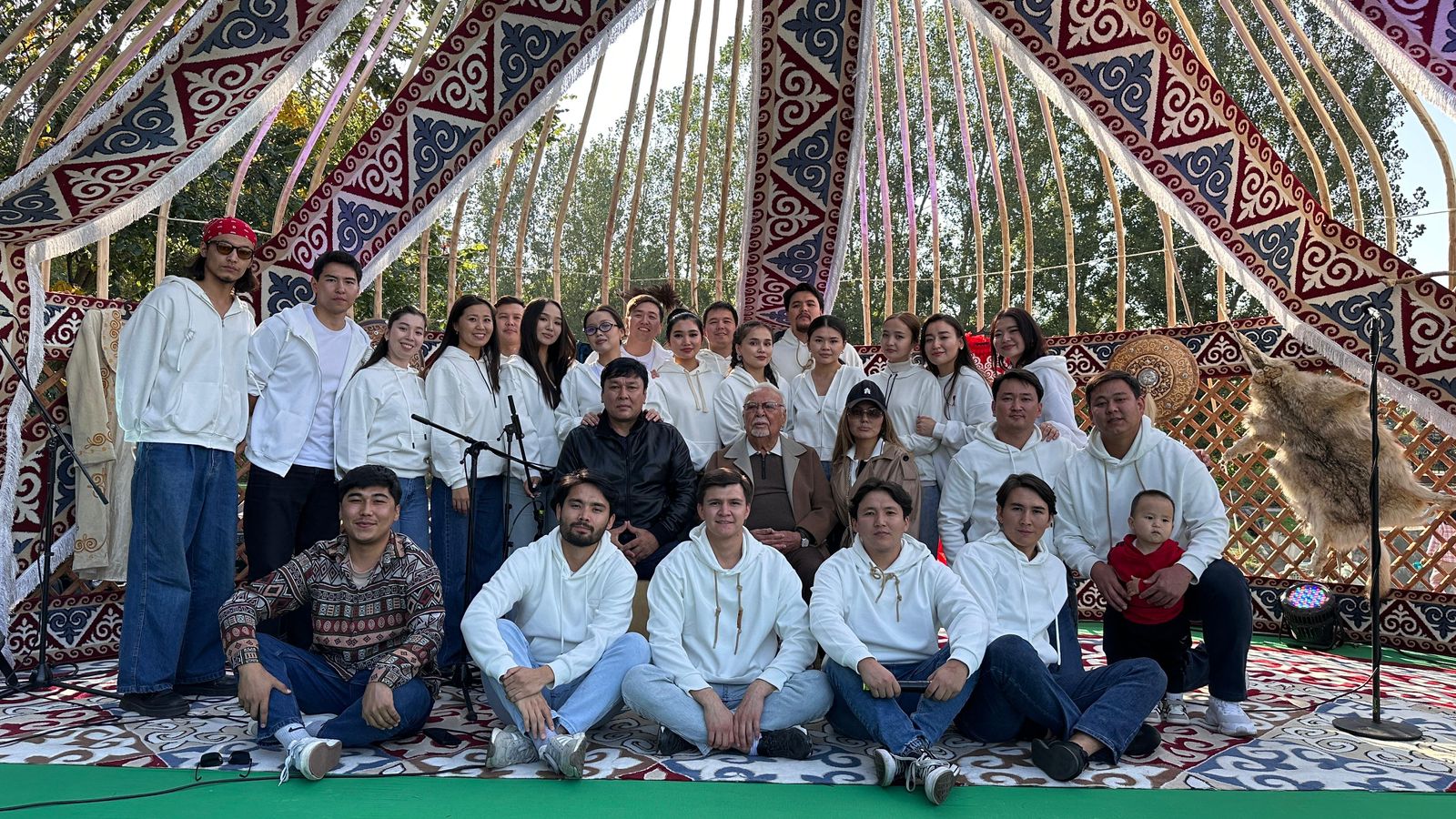 Театру «Жаңа ғасыр» присвоено имя Асанали Ашимова и объявлен конкурс «Лучший логотип»