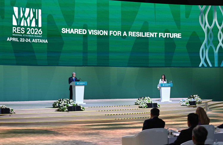 Токаев выступил на пленарном заседании Регионального экологического саммита