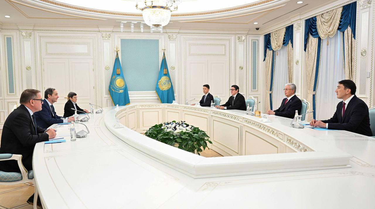 Президент встретился с главой EDF и обсудил развитие энергетического сотрудничества