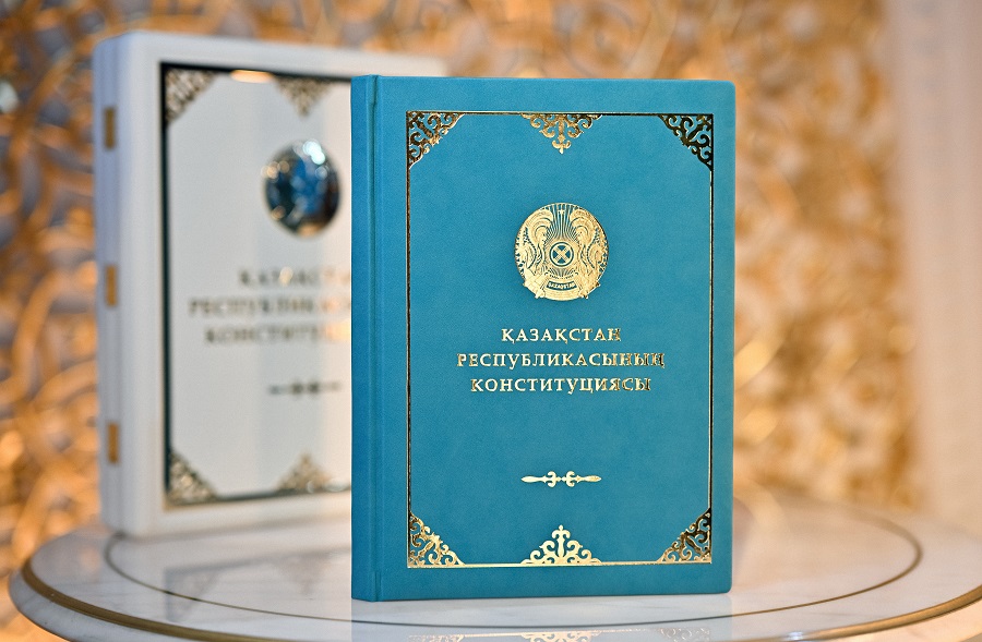 Принятие новой Конституции – исторический шаг во имя будущего страны