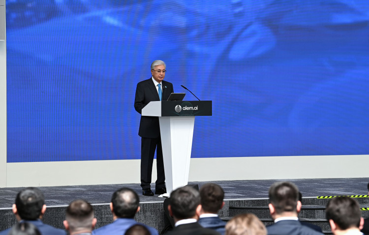 Токаев выступил на церемонии награждения победителей конкурсов Alem.ai battle и AI Governance Cup