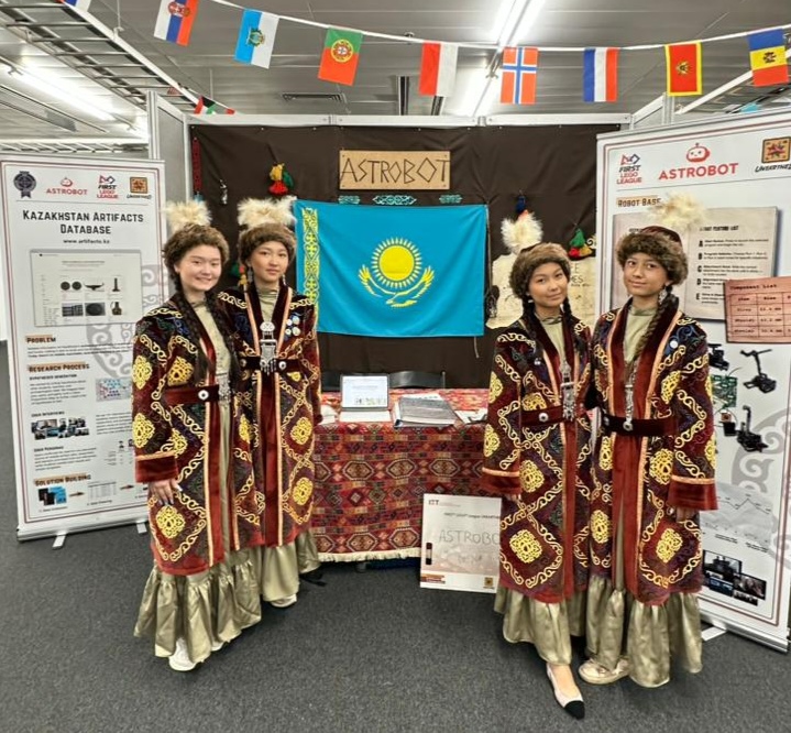 Школьники из Казахстана стали абсолютными чемпионами Великобритании по робототехнике