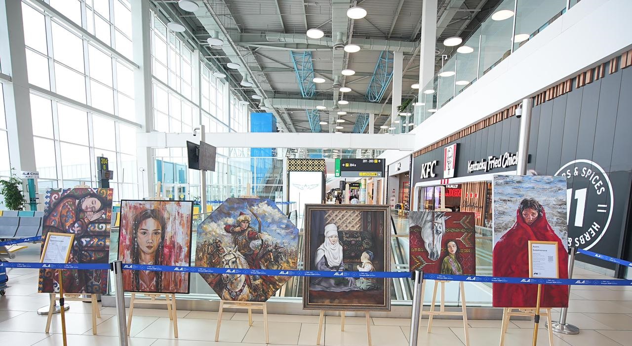 В аэропорту Алматы разместили выставку современного искусства