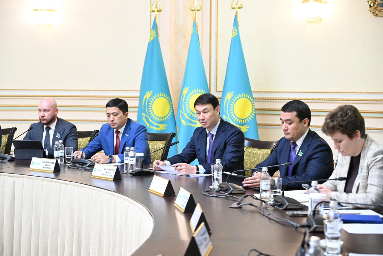 TURGYNDAR AMANATY: в Алматы дан старт масштабному проекту партии AMANAT